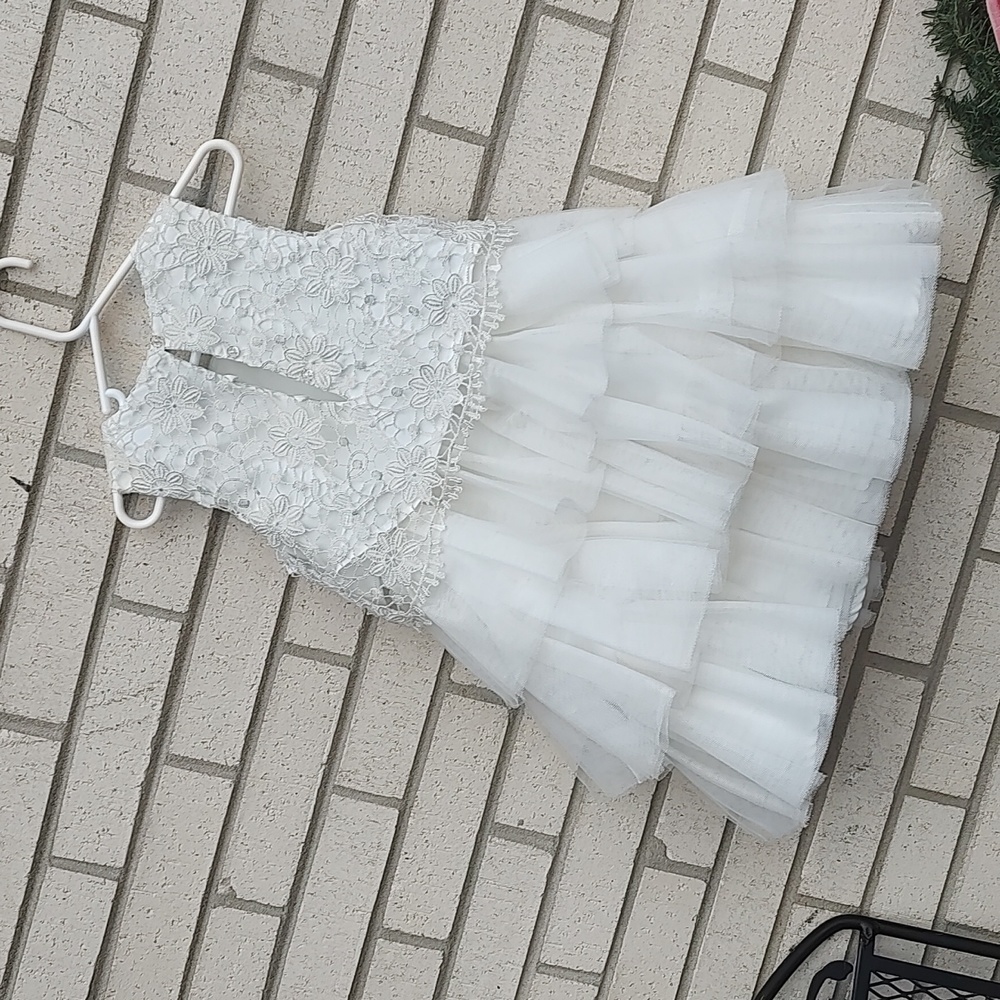 WHITE DRESS - Picture 11 of 13